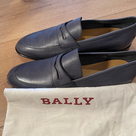 Bally Webb size 9 leather loafers main image 2